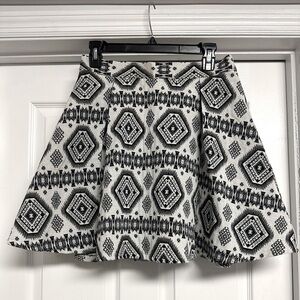 Pniina Skirt  
Size: Junior Large